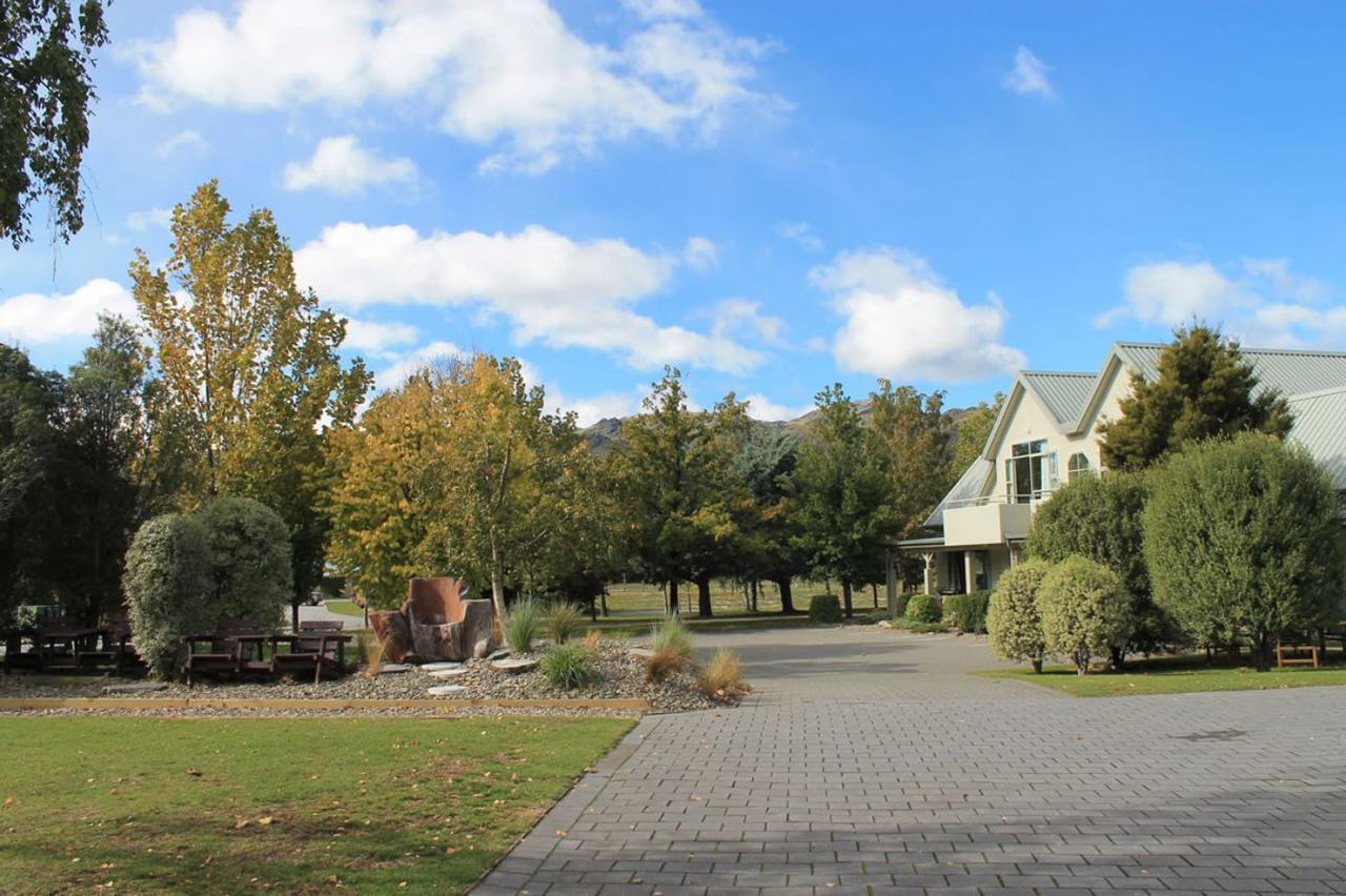 Colonial Manor Motel Кромвель Екстер'єр фото