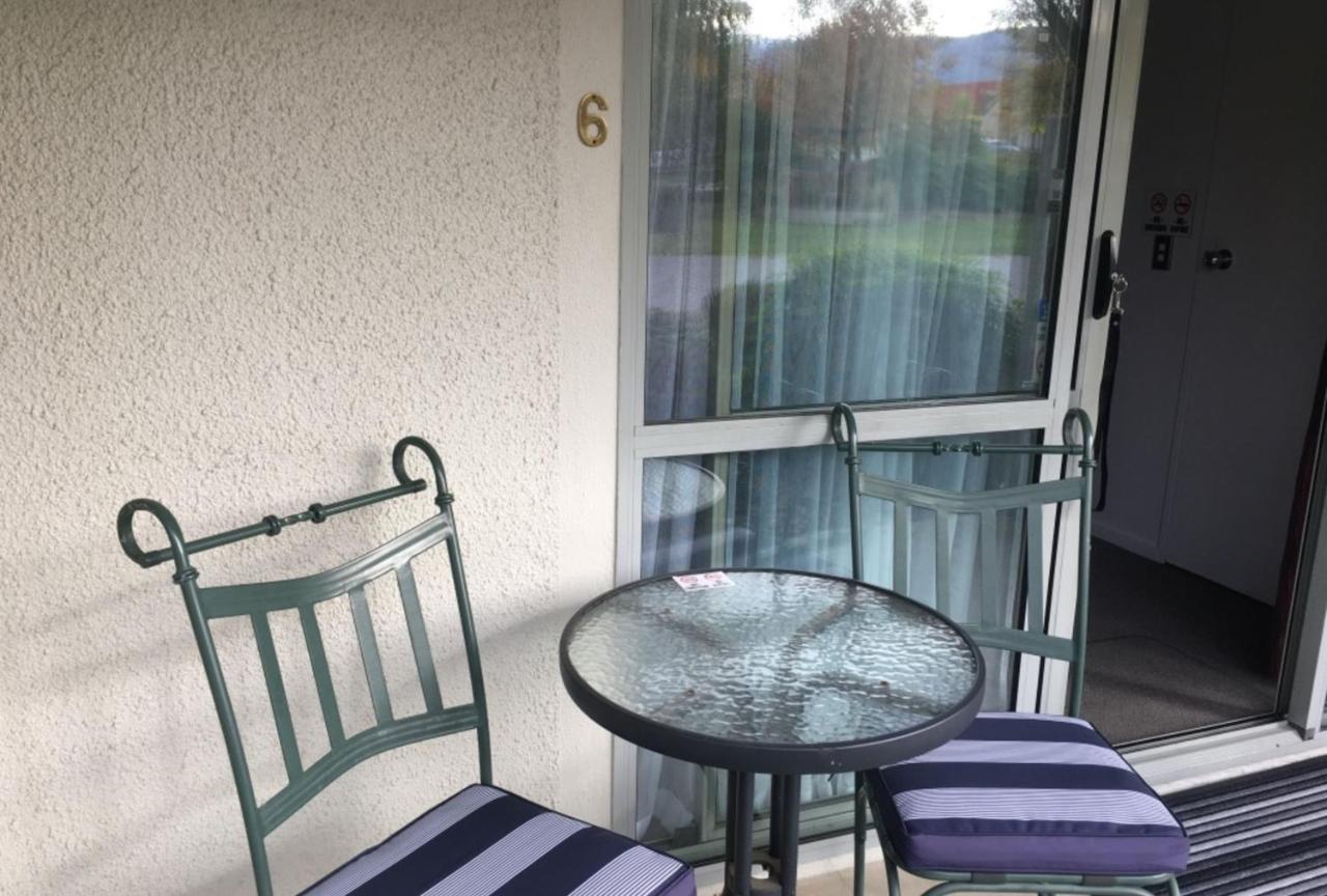 Colonial Manor Motel Кромвель Екстер'єр фото